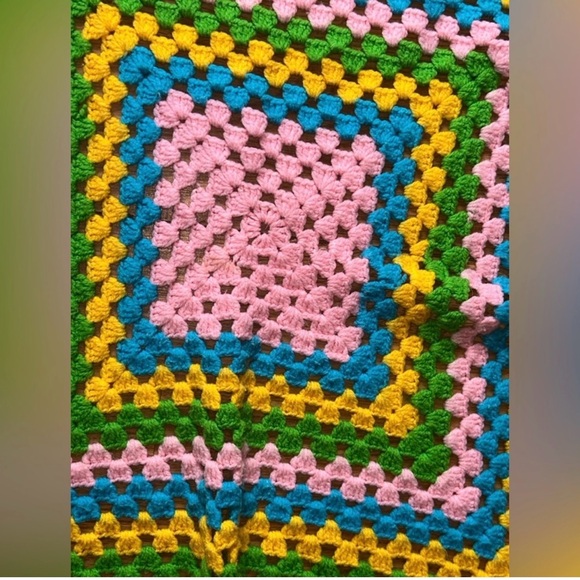 Vintage Crochet Granny Square Afghan Blanket Throw Pastel Colored Quilt - Picture 6 of 13